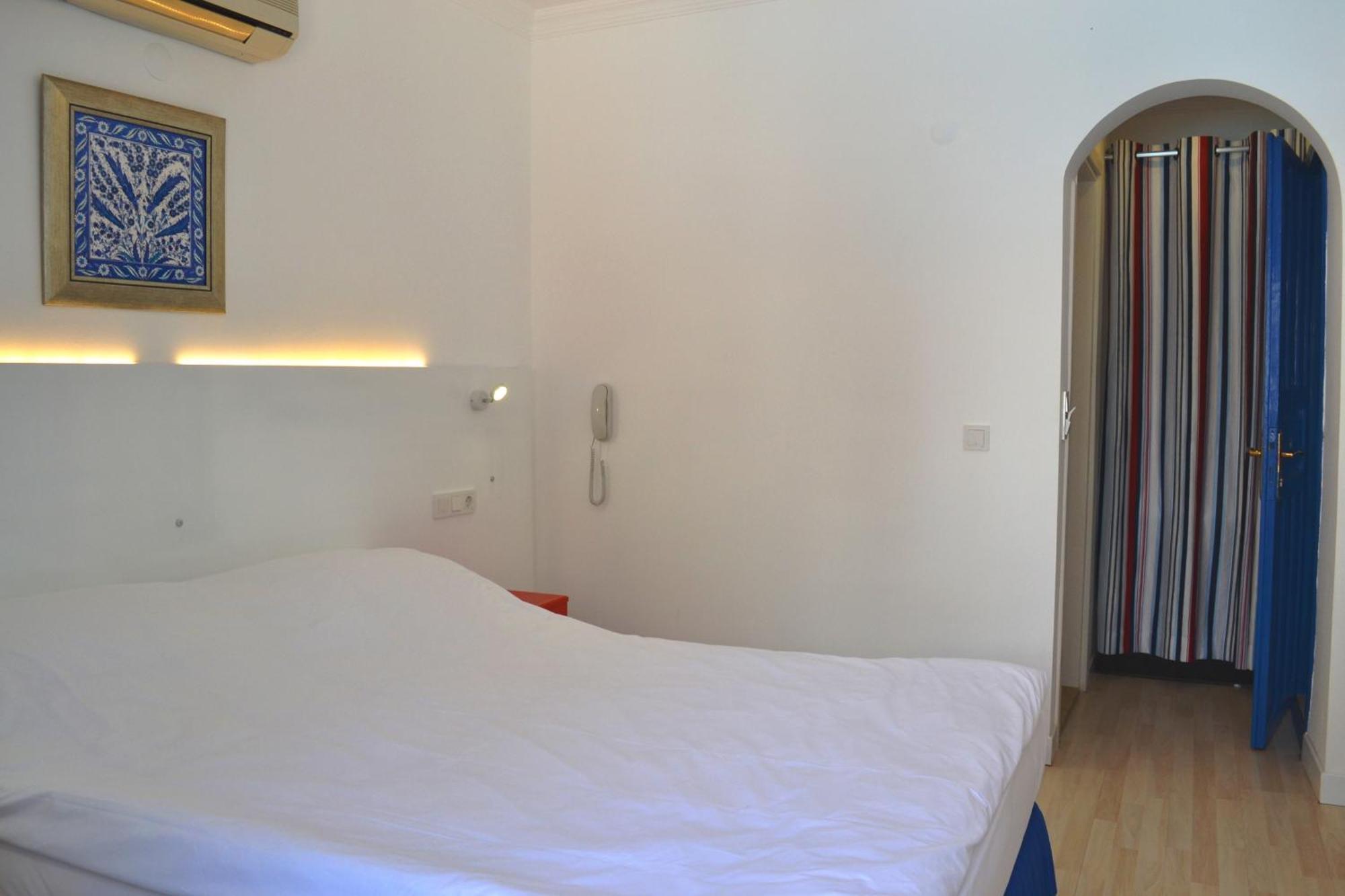 Su Hotel - Bodrum Bilik gambar
